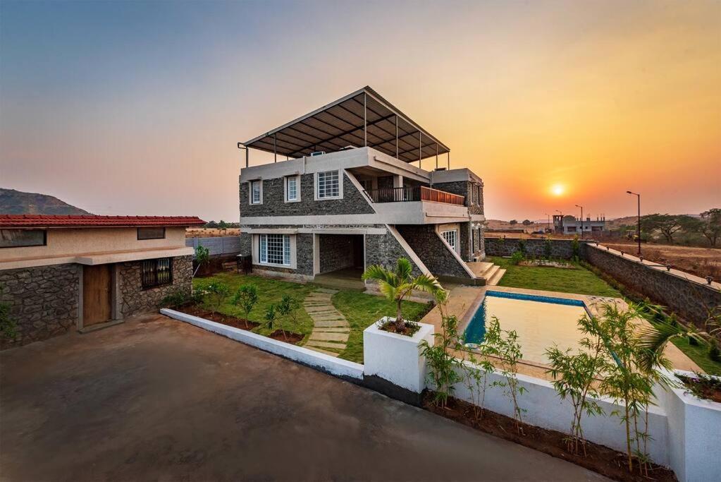 Stone Mansion By Phoenix Stays Igatpuri Zewnętrze zdjęcie