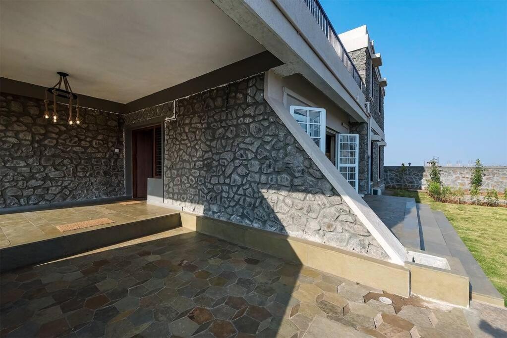 Stone Mansion By Phoenix Stays Igatpuri Zewnętrze zdjęcie