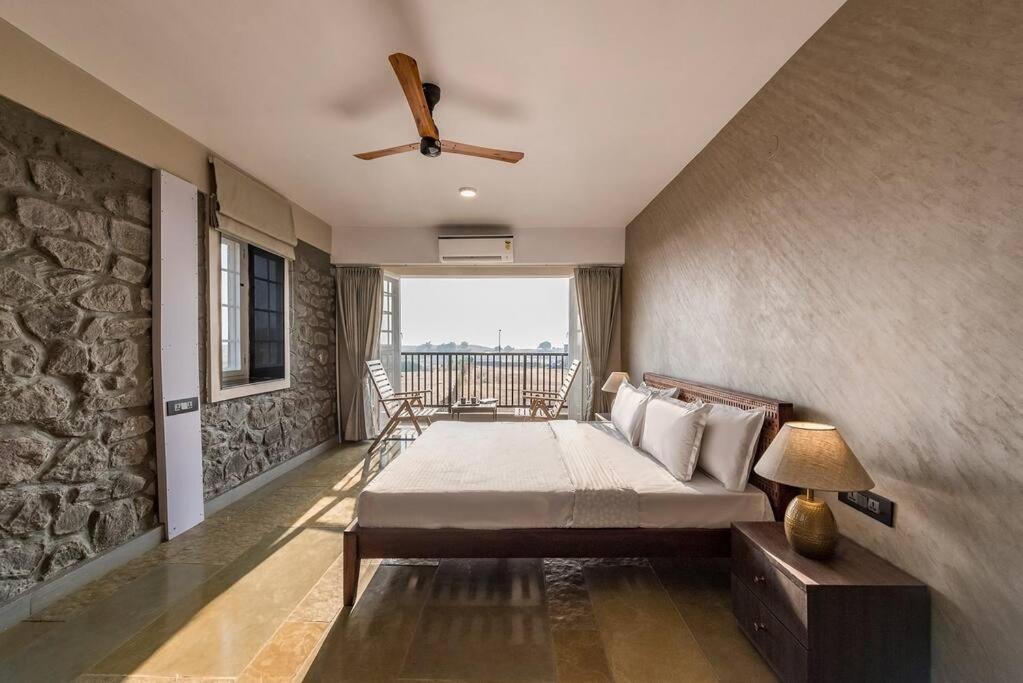 Stone Mansion By Phoenix Stays Igatpuri Zewnętrze zdjęcie