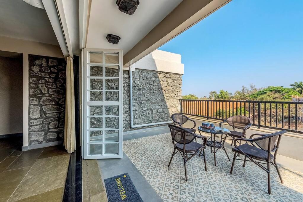 Stone Mansion By Phoenix Stays Igatpuri Zewnętrze zdjęcie