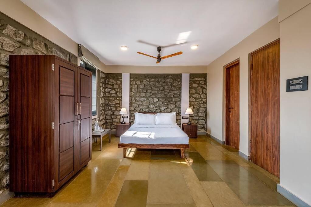 Stone Mansion By Phoenix Stays Igatpuri Zewnętrze zdjęcie