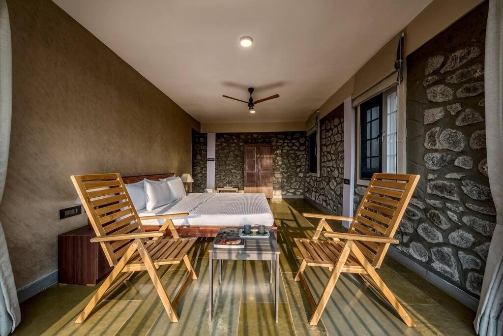 Stone Mansion By Phoenix Stays Igatpuri Zewnętrze zdjęcie