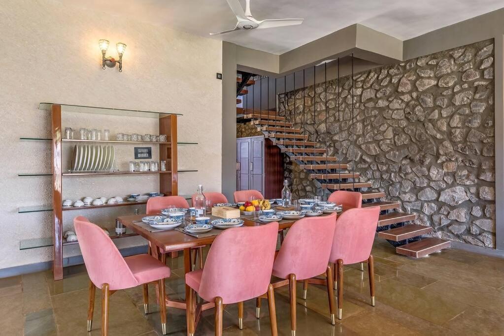 Stone Mansion By Phoenix Stays Igatpuri Zewnętrze zdjęcie