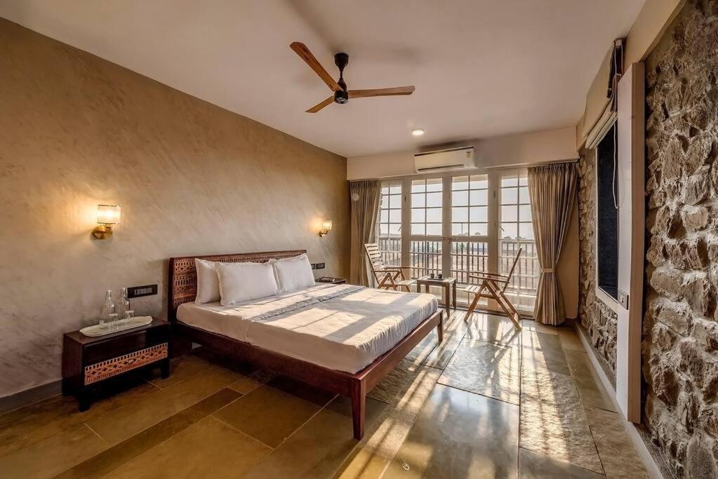 Stone Mansion By Phoenix Stays Igatpuri Zewnętrze zdjęcie