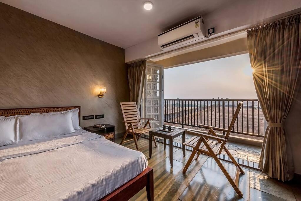 Stone Mansion By Phoenix Stays Igatpuri Zewnętrze zdjęcie