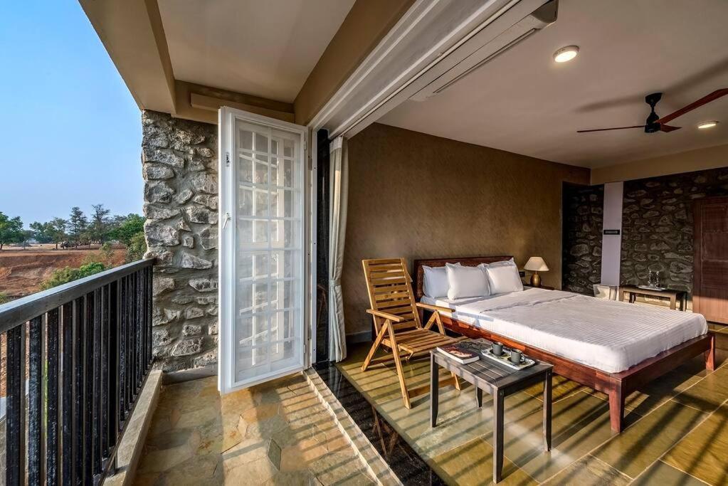 Stone Mansion By Phoenix Stays Igatpuri Zewnętrze zdjęcie