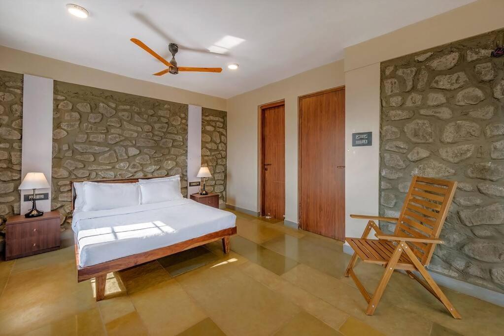 Stone Mansion By Phoenix Stays Igatpuri Zewnętrze zdjęcie