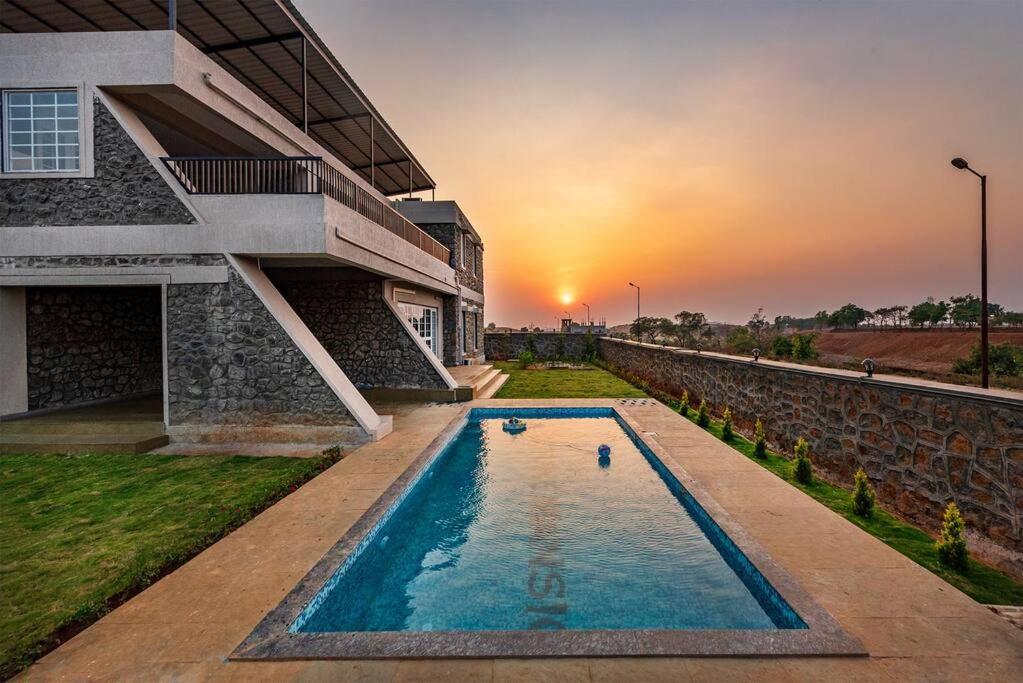 Stone Mansion By Phoenix Stays Igatpuri Zewnętrze zdjęcie