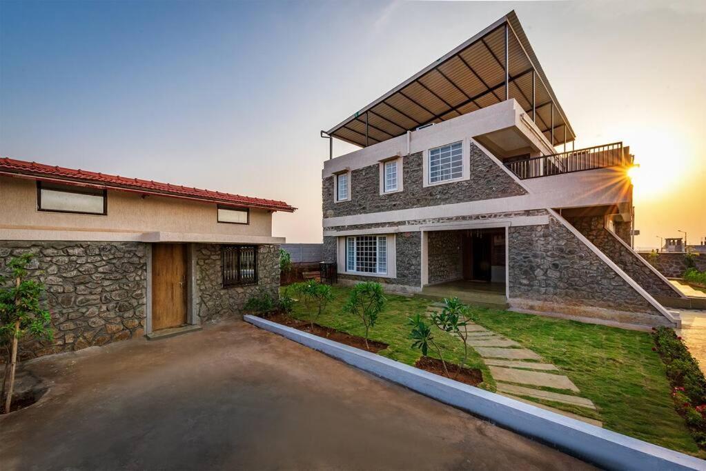 Stone Mansion By Phoenix Stays Igatpuri Zewnętrze zdjęcie
