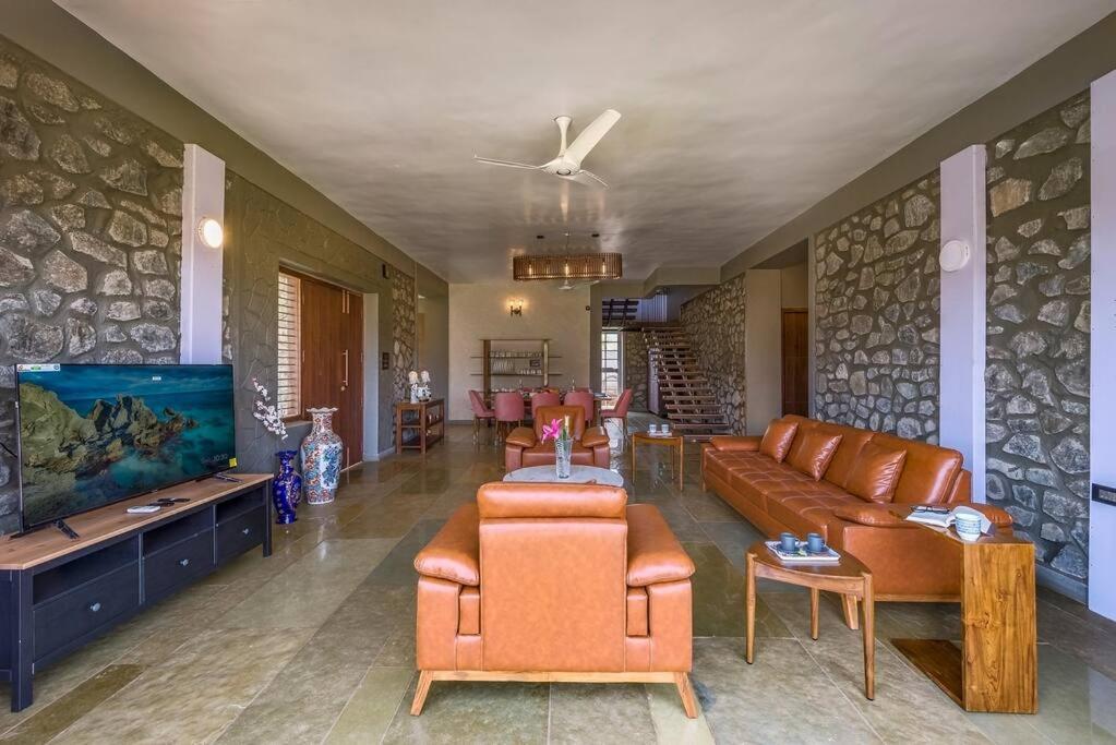 Stone Mansion By Phoenix Stays Igatpuri Zewnętrze zdjęcie