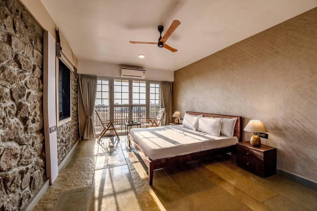 Stone Mansion By Phoenix Stays Igatpuri Zewnętrze zdjęcie