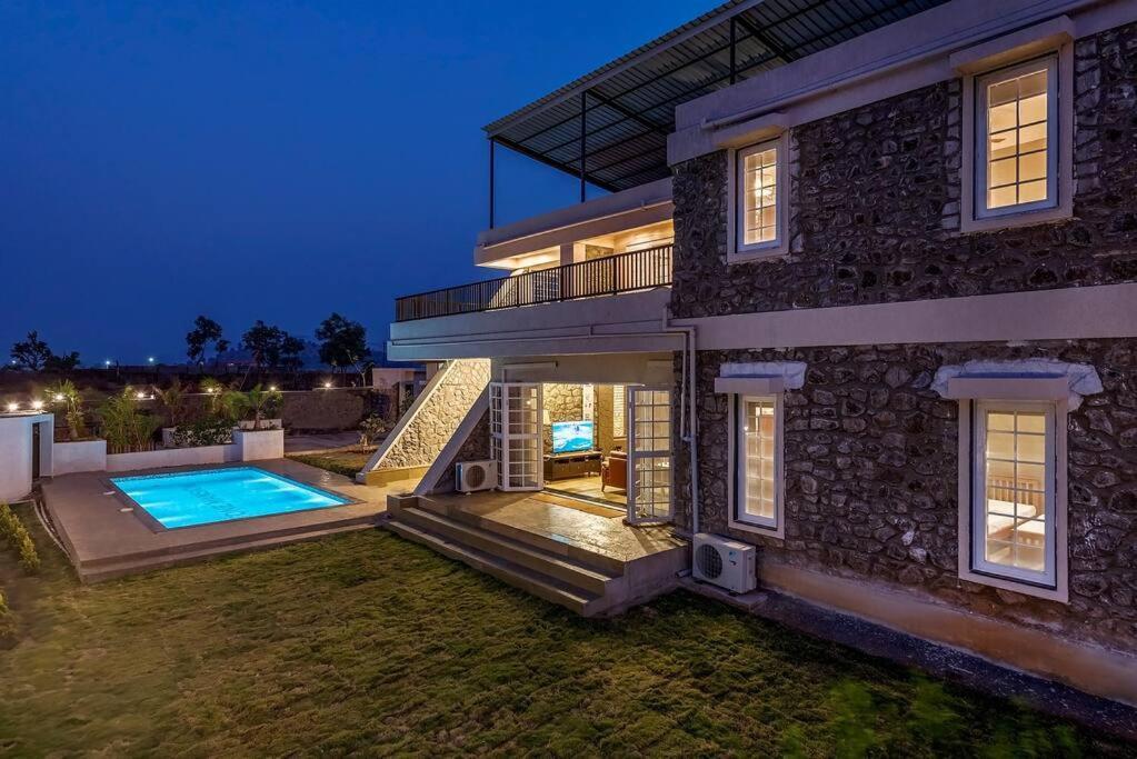 Stone Mansion By Phoenix Stays Igatpuri Zewnętrze zdjęcie