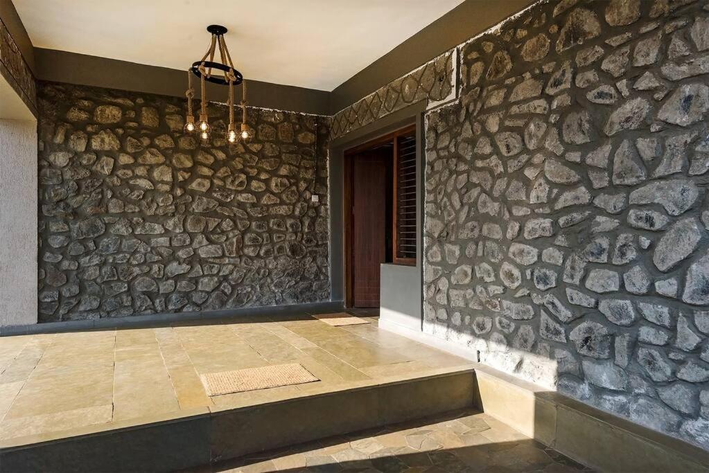 Stone Mansion By Phoenix Stays Igatpuri Zewnętrze zdjęcie