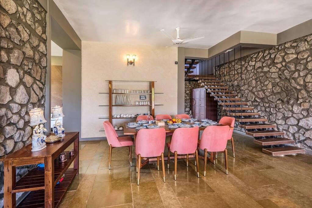 Stone Mansion By Phoenix Stays Igatpuri Zewnętrze zdjęcie