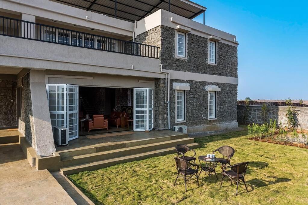 Stone Mansion By Phoenix Stays Igatpuri Zewnętrze zdjęcie